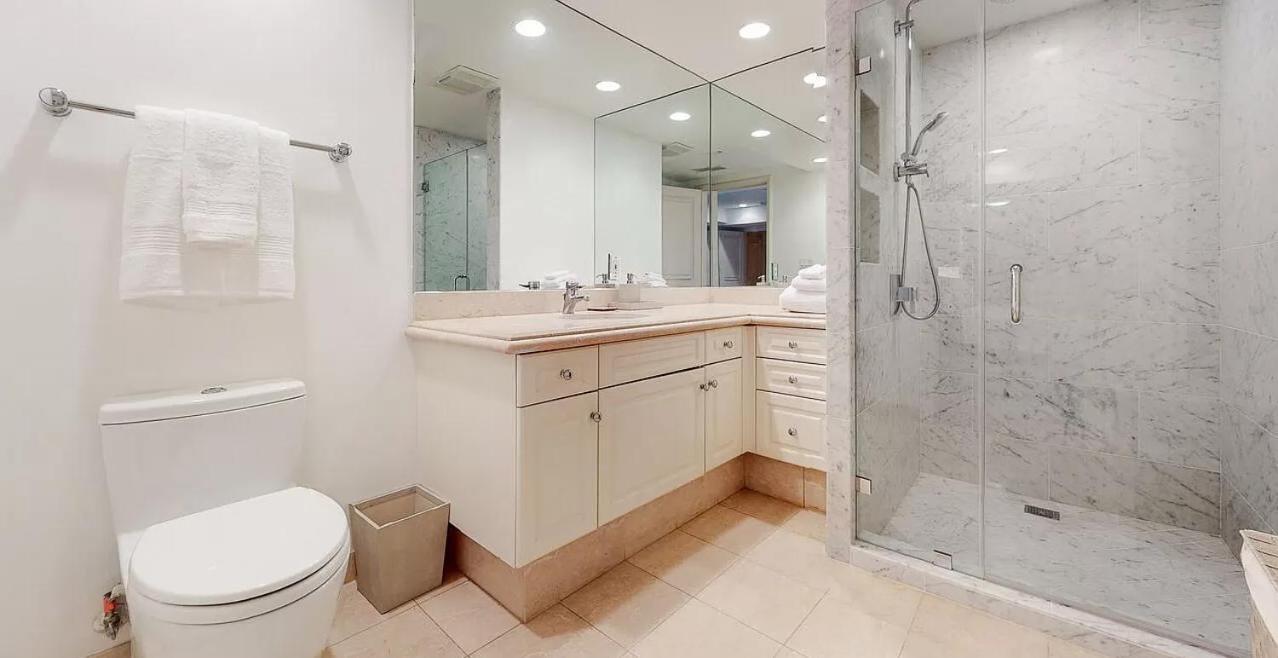 Stunning 2 Bedroom 3 Bathroom Unit Witm Amazing Views